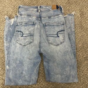 AMERICAN EAGLE JEANS